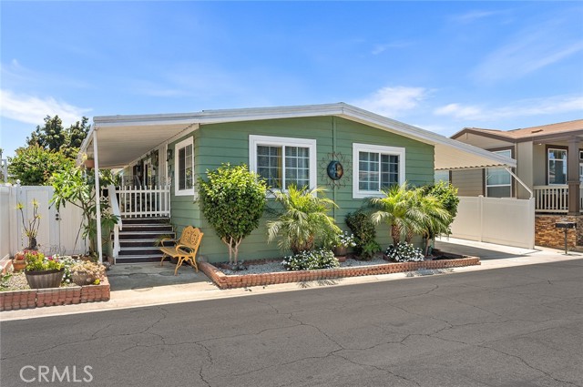 17701 Avalon Boulevard, Carson CA: https://media.crmls.org/medias/accc2373-fc40-404f-94bb-8f96f6aacdea.jpg