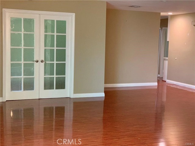 Detail Gallery Image 7 of 8 For 6718 Shoup, Woodland Hills,  CA 91307 - 4 Beds | 2 Baths