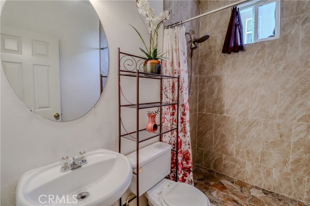 26219 Charismatic Court, Moreno Valley CA: https://media.crmls.org/medias/accc4a67-fd81-4740-b83b-058c48eca405.jpg