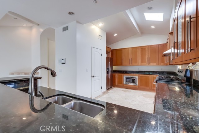 512 N Juanita Avenue, Redondo Beach CA: https://media.crmls.org/medias/accc5b41-2829-40c5-b9db-a5688b112d2b.jpg