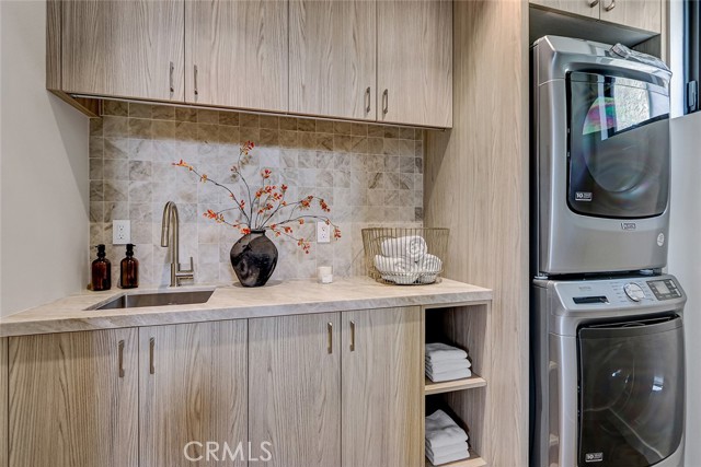 315 25th, Manhattan Beach, California 90266, 3 Bedrooms Bedrooms, ,3 BathroomsBathrooms,Residential,For Sale,25th,SB26081784