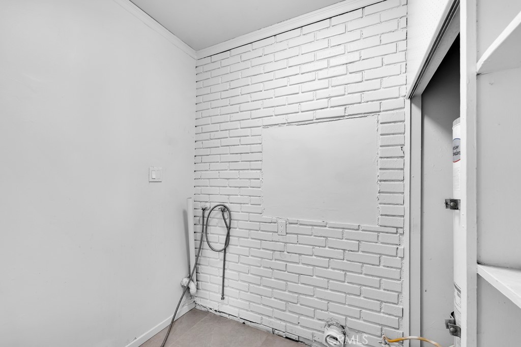 https://media.crmls.org/medias/accd36de-c289-4d89-b514-d408aa03af06.jpg?preset=X-Large