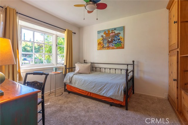 5223 Alhama Drive, Woodland Hills CA: https://media.crmls.org/medias/accd82bd-c766-4c2a-96a9-2867cbcc864d.jpg