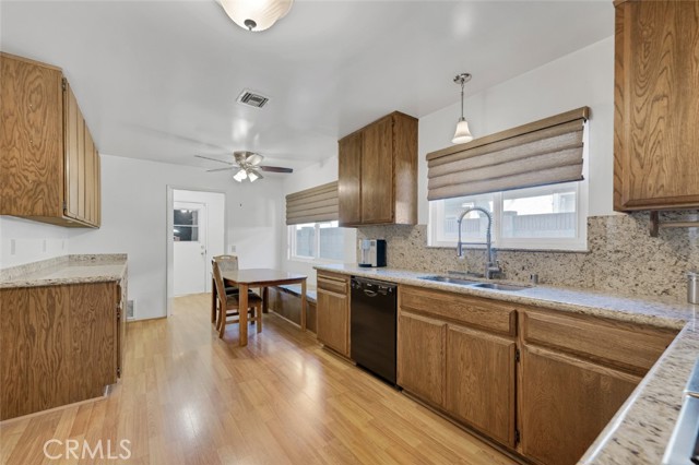 Detail Gallery Image 10 of 38 For 17078 Minnehaha St, Granada Hills,  CA 91344 - 4 Beds | 2/1 Baths