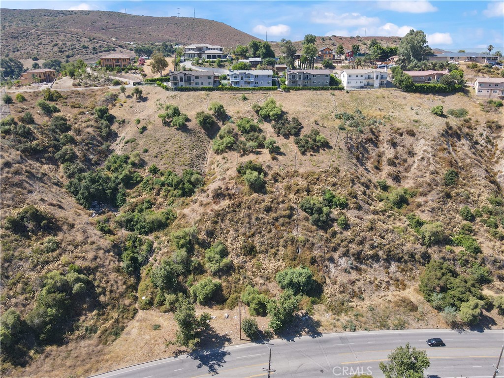 https://media.crmls.org/medias/acce0e8d-9336-4238-b27f-987dcc7135cb.jpg?preset=X-Large