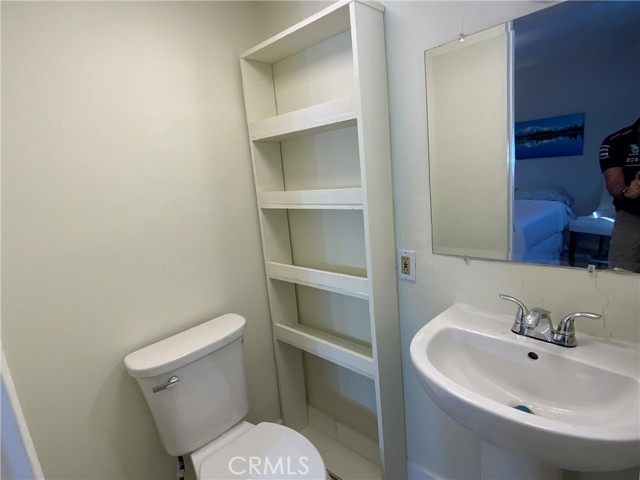 Detail Gallery Image 11 of 21 For 17091 B Ln, Huntington Beach,  CA 92647 - 3 Beds | 2 Baths