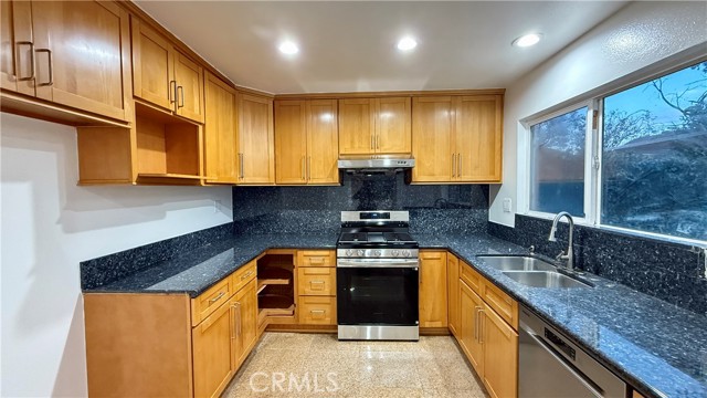 Detail Gallery Image 4 of 13 For 13434 Randsburg St, Cerritos,  CA 90703 - 4 Beds | 2/1 Baths