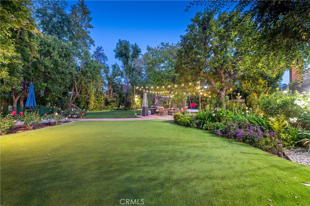 https://media.crmls.org/medias/acced693-10f9-4d72-841f-9cc96daa94cd.jpg?preset=X-Large