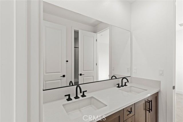 Detail Gallery Image 30 of 33 For 27577 Elderberry Dr, Valencia,  CA 91381 - 5 Beds | 4/1 Baths