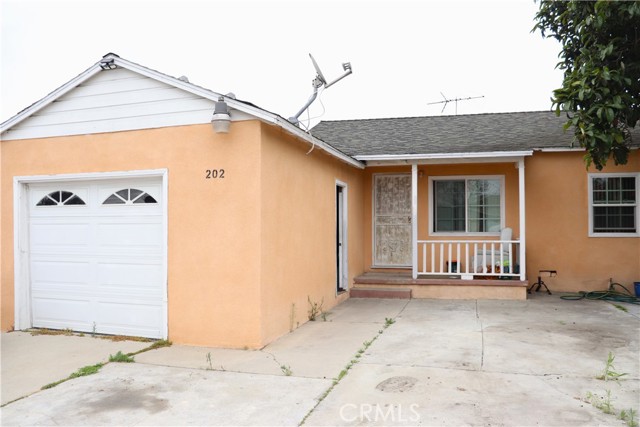 202 Maie Avenue, Compton, California 90220, 2 Bedrooms Bedrooms, ,1 BathroomBathrooms,Single Family Residence,For Sale,Maie,PW24121606
