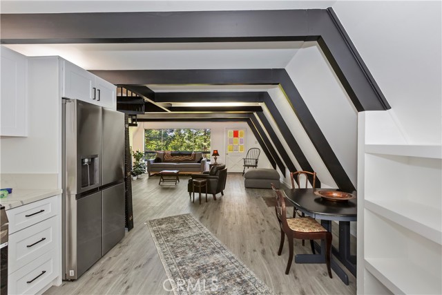 Detail Gallery Image 11 of 31 For 323 Mittry Ln, Lake Arrowhead,  CA 92352 - 3 Beds | 2 Baths