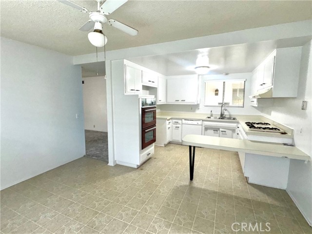 Detail Gallery Image 4 of 13 For 10022 Forrestal Dr, Huntington Beach,  CA 92646 - 4 Beds | 2 Baths