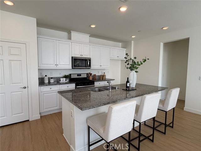 Detail Gallery Image 12 of 30 For 2986 E Arbor, Ontario,  CA 91762 - 4 Beds | 3/1 Baths