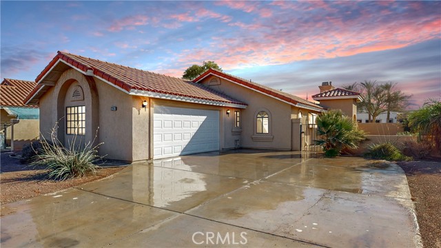 Detail Gallery Image 1 of 26 For 2267 Aurora Ct, El Centro,  CA 92243 - 3 Beds | 2 Baths