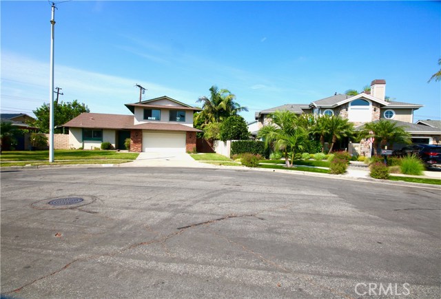 10301 Shangri La Dr, Huntington Beach, CA 92646