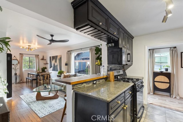 Detail Gallery Image 14 of 64 For 2207 - 2009 Apex Ave, Los Angeles,  CA 90039 - 2 Beds | 2 Baths