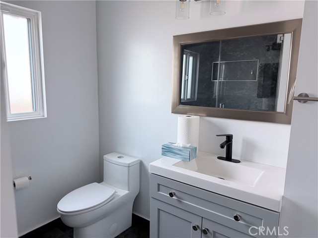 Detail Gallery Image 12 of 32 For 11031 Lull St, Sun Valley,  CA 91352 - 2 Beds | 1/1 Baths