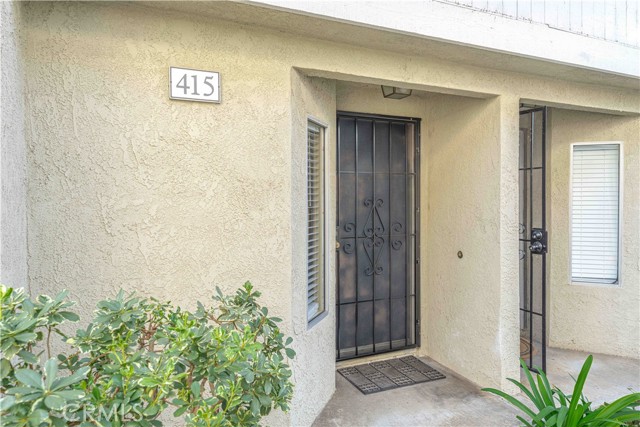 Detail Gallery Image 2 of 27 For 415 Tangelo, Irvine,  CA 92618 - 2 Beds | 2/1 Baths