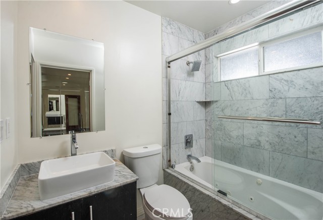 Detail Gallery Image 20 of 37 For 12413 Westminster Ave, Los Angeles,  CA 90066 - 6 Beds | 5 Baths