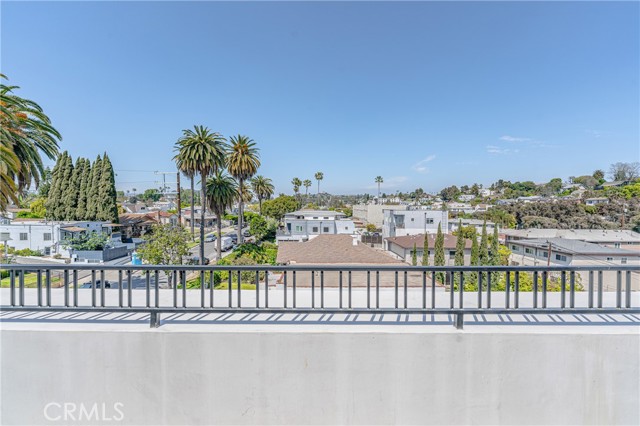 Detail Gallery Image 32 of 41 For 614 1/2 N Rampart Bld #1/2,  Silver Lake Los Angeles,  CA 90026 - 4 Beds | 4 Baths