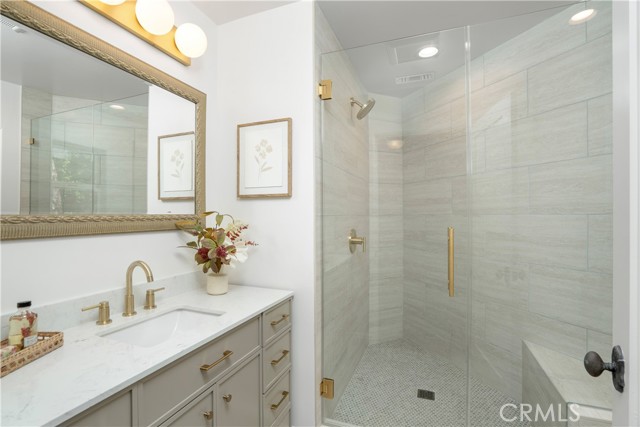 1247 Journeys End Drive, La Canada Flintridge CA: https://media.crmls.org/medias/acd5a42c-fadd-47a4-b0c4-95d66e093566.jpg