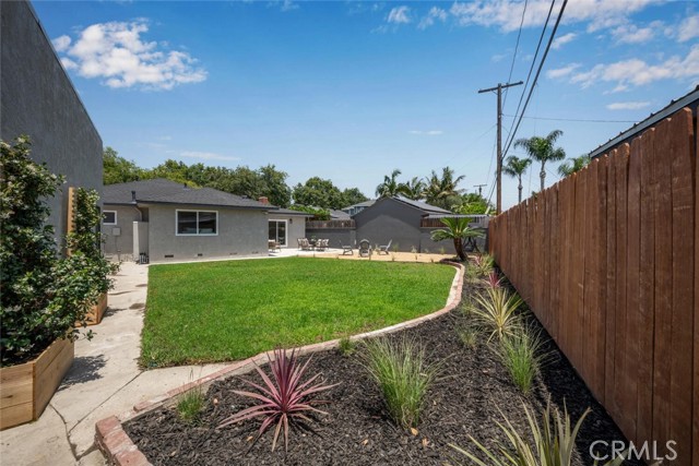 2260 Tevis Avenue, Long Beach CA: https://media.crmls.org/medias/acd63721-27a4-4849-b185-fea25ff5358b.jpg