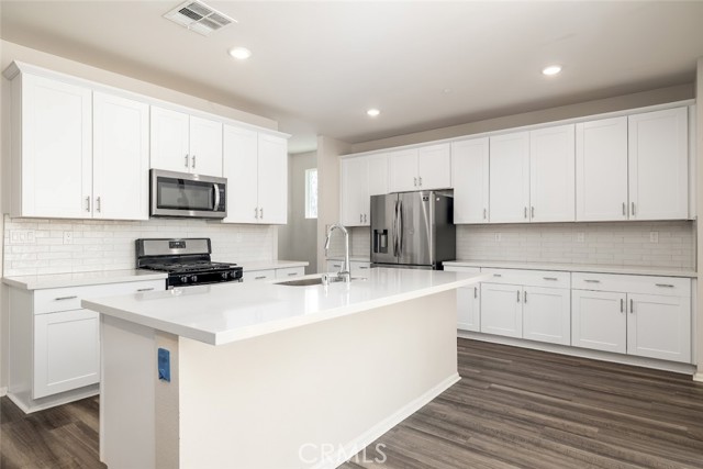 Detail Gallery Image 7 of 34 For 9667 Lasorda Ct, Riverside,  CA 92503 - 5 Beds | 3 Baths