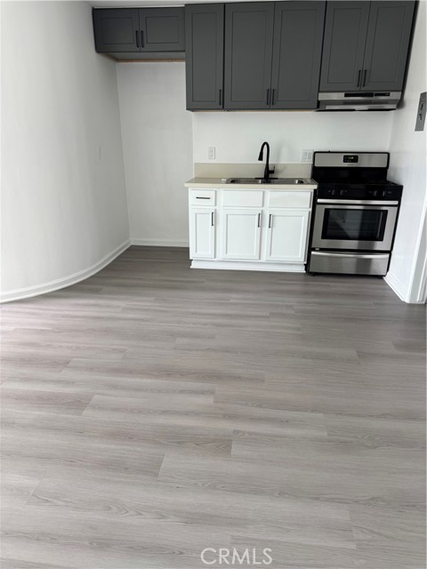 Detail Gallery Image 5 of 24 For 12221 Peacock Ct #4,  Garden Grove,  CA 92841 - 1 Beds | 1 Baths