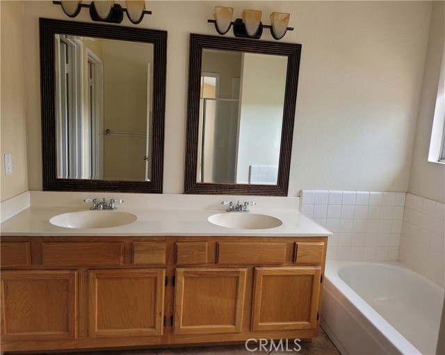 6682 Austin Court, Rancho Cucamonga CA: https://media.crmls.org/medias/acd6fcac-85d6-4d68-96c1-0e34b6c493ba.jpg