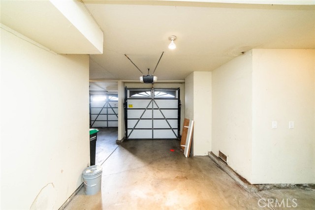 Detail Gallery Image 24 of 28 For 923 Lombard Ct, Costa Mesa,  CA 92626 - 3 Beds | 2/1 Baths