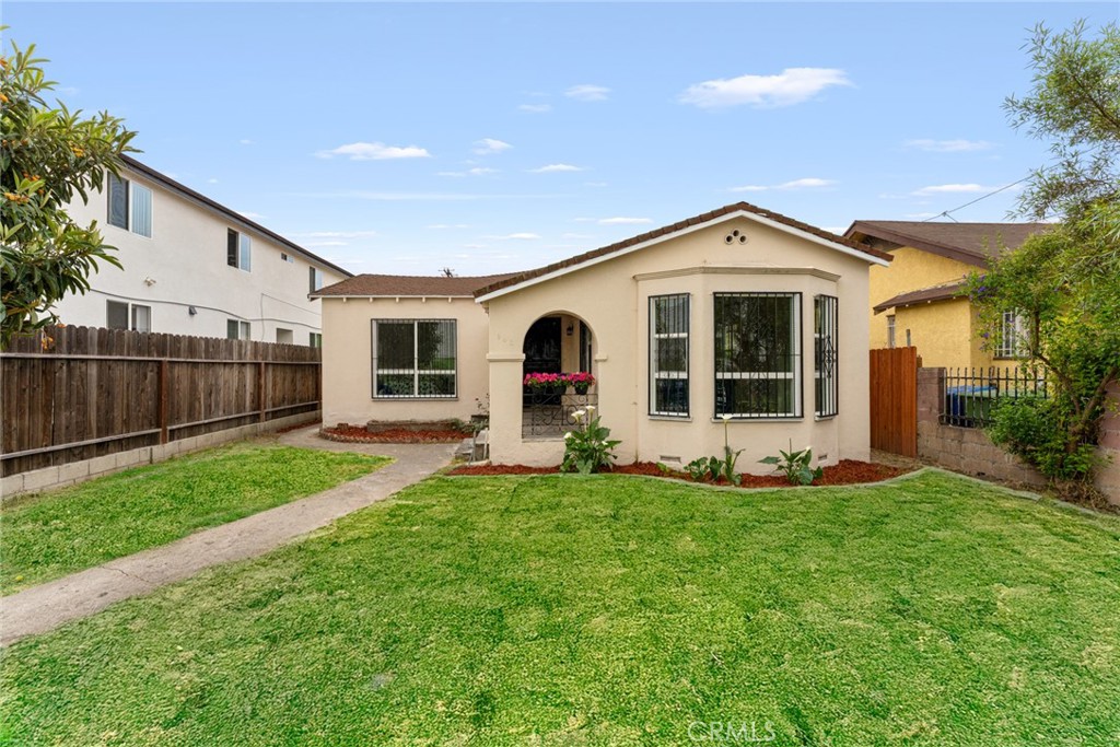 940 W 73rd