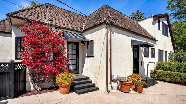 Detail Gallery Image 8 of 69 For 2042 N Ross St, Santa Ana,  CA 92706 - 3 Beds | 2/1 Baths