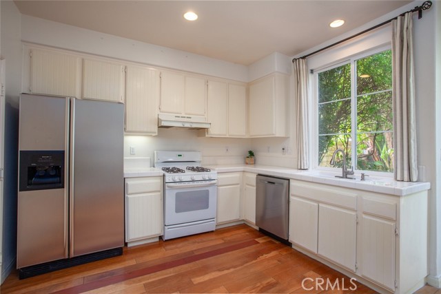 Detail Gallery Image 16 of 42 For 23301 Montecito Pl, Valencia,  CA 91354 - 2 Beds | 2/1 Baths