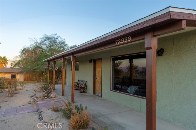 72939 Homestead Drive, 29 Palms CA: https://media.crmls.org/medias/acd96fbe-a560-4c0a-b6b4-95b2dc5a428f.jpg