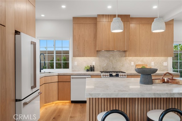 Detail Gallery Image 6 of 29 For 2116 Colina Vista Way, Costa Mesa,  CA 92627 - 3 Beds | 2/1 Baths