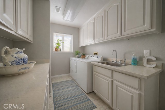 Detail Gallery Image 14 of 58 For 30212 Clear Water Dr, Canyon Lake,  CA 92587 - 4 Beds | 3 Baths