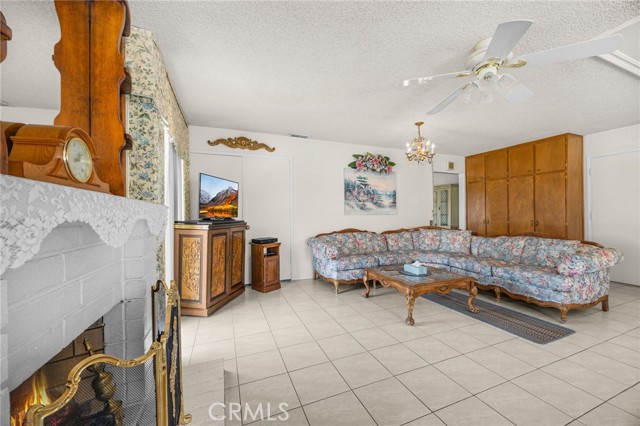 Detail Gallery Image 17 of 33 For 1516 Mesa Verde, Fullerton,  CA 92833 - 4 Beds | 2 Baths