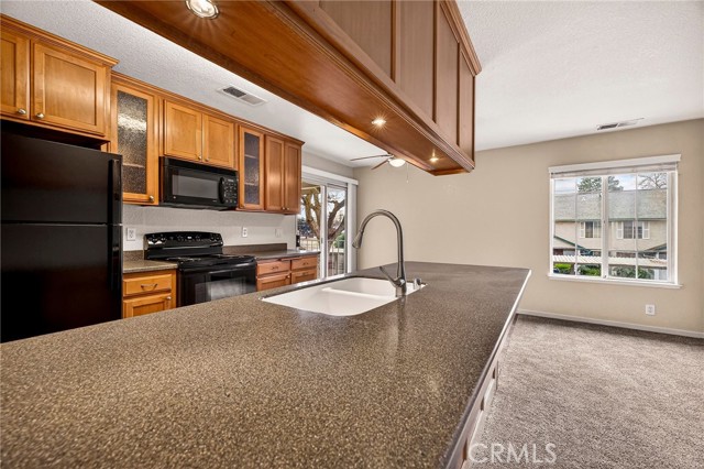 Detail Gallery Image 6 of 70 For 1125 Sheridan Ave #37,  Chico,  CA 95926 - 3 Beds | 2 Baths