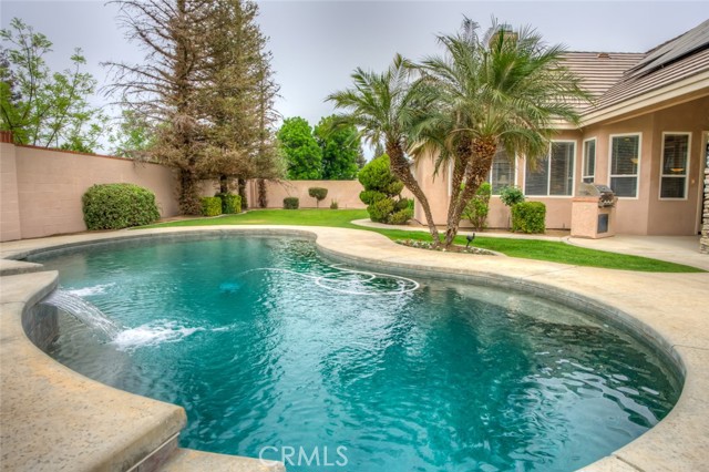 Detail Gallery Image 12 of 65 For 1507 Cromerton, Bakersfield,  CA 93311 - 5 Beds | 2/1 Baths