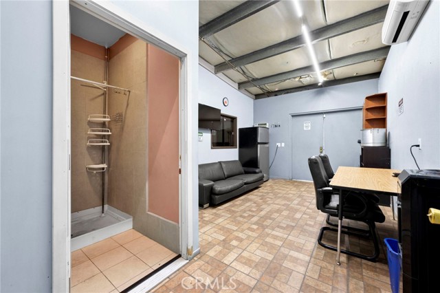 Image 28 of 54 For 1033 3rd Street