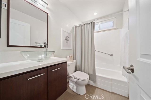 10 Windrow, Irvine CA: https://media.crmls.org/medias/acdd495f-1079-4029-9d00-a5fae4b5434b.jpg