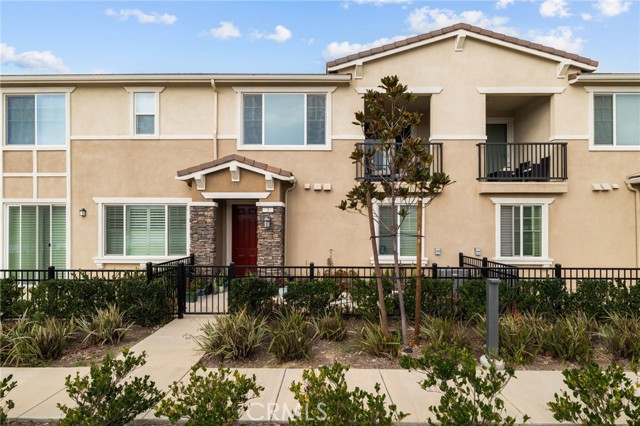 Detail Gallery Image 2 of 17 For 16680 Wyndham Ln #3,  Fontana,  CA 92336 - 2 Beds | 2/1 Baths