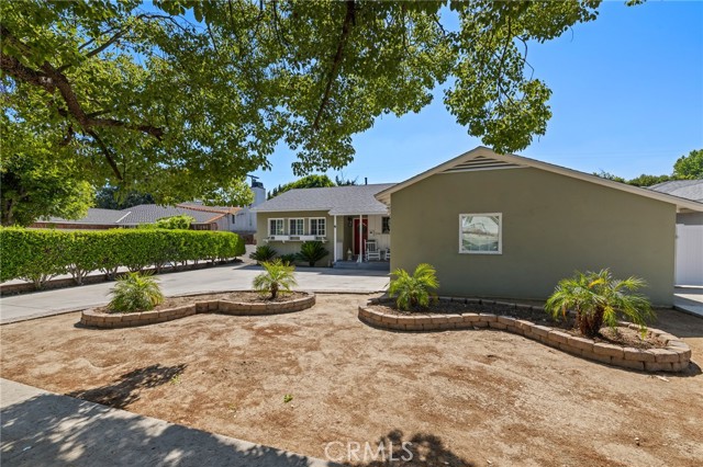 7027 Shoshone Avenue, Van Nuys CA: https://media.crmls.org/medias/acdd6794-6162-443e-9e54-ebc56c211f55.jpg