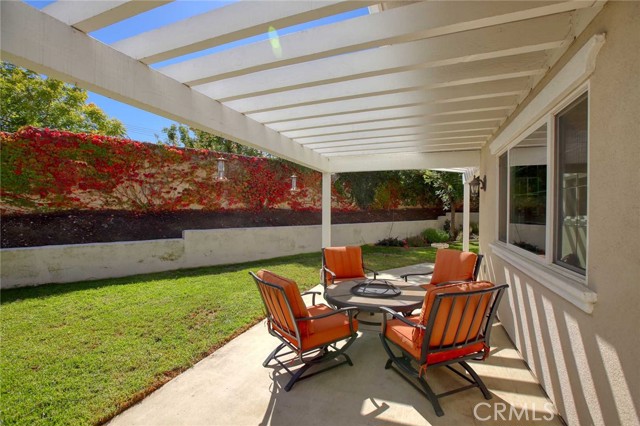 Detail Gallery Image 30 of 51 For 1595 E Avenida De Las Flores, Thousand Oaks,  CA 91362 - 4 Beds | 4/1 Baths