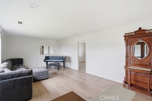 Detail Gallery Image 4 of 39 For 928 Sunrise, Santa Maria,  CA 93455 - 4 Beds | 3 Baths