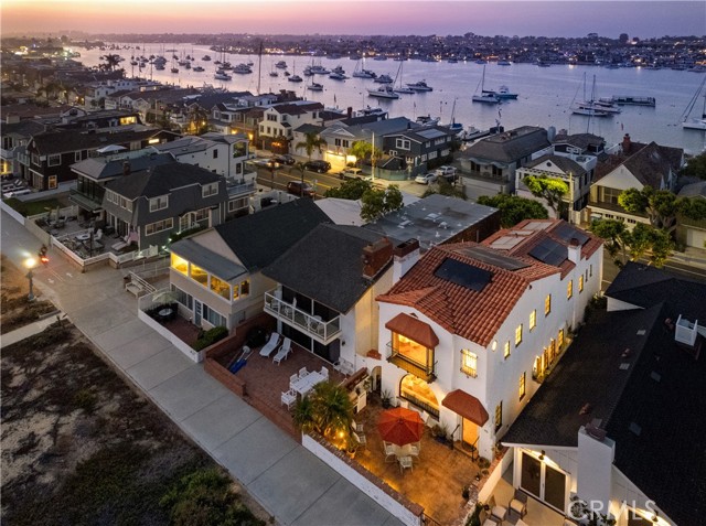1305 E Balboa Boulevard, Newport Beach CA: https://media.crmls.org/medias/acddfe59-a64d-4404-8bb1-38c6bd19edb2.jpg