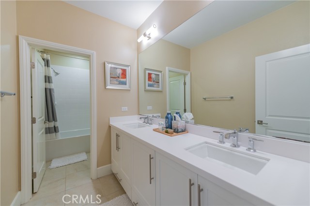 51 Thoroughbred, Irvine CA: https://media.crmls.org/medias/acde4148-1757-41e3-81bd-459d4a45c0eb.jpg