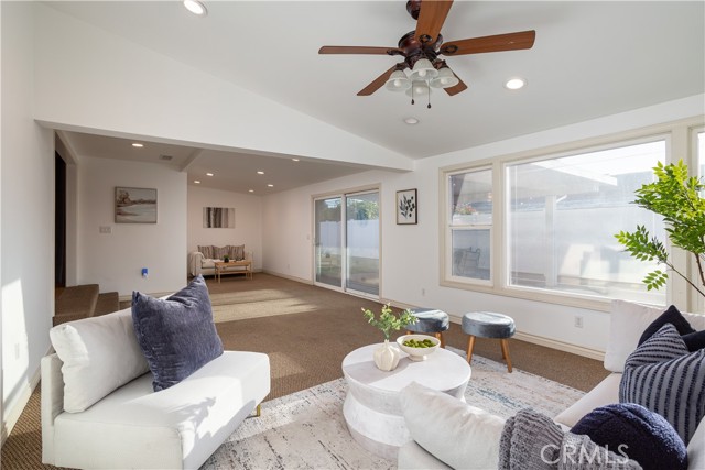 Detail Gallery Image 4 of 31 For 521 S Dustin Pl, Anaheim,  CA 92806 - 3 Beds | 2 Baths