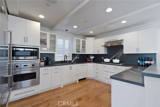 428 21st Pl, Manhattan Beach, California 90266, 3 Bedrooms Bedrooms, ,3 BathroomsBathrooms,Residential,Sold,21st Pl,SB25012241