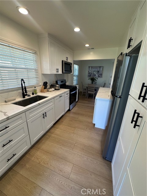 2303 Amherst Avenue, Los Angeles CA: https://media.crmls.org/medias/acdf10be-2949-465e-9f94-bf937e8c538a.jpg